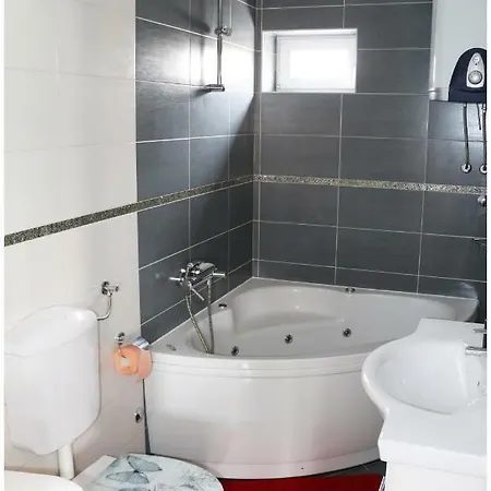 Loretta Apartment Primosten