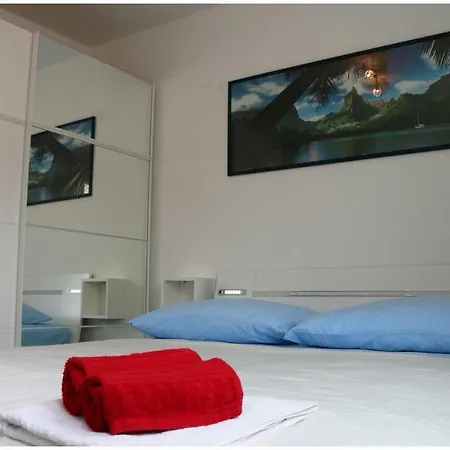 Loretta * Primošten